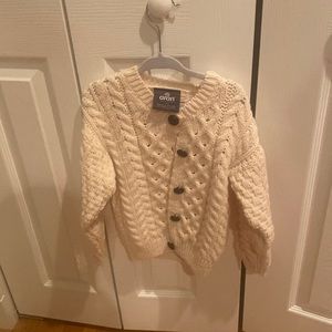 Beautiful never worn toddler Irish knit sweater from Ireland size small. Cream